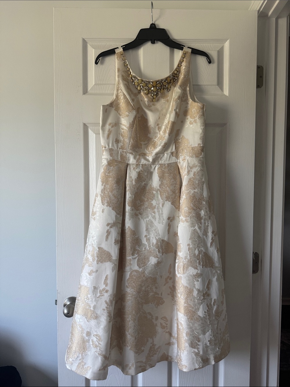 Eliza J Ivory and Gold Floral Jacquard Fit-and-Flare Dress with Jewel Neck